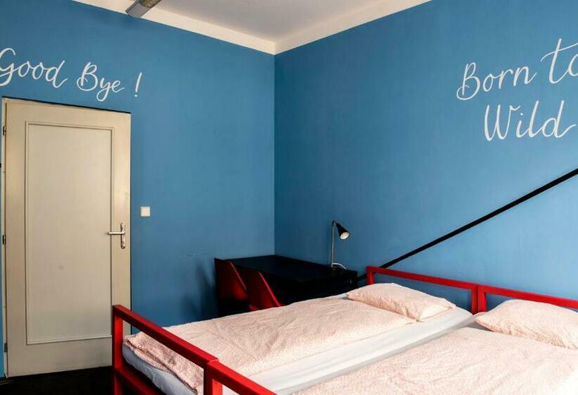 Номер Стандарт Совместная Ванная, Hostel Eleven