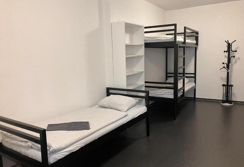 Апартаменты 1 Спальня, Hostel Eleven