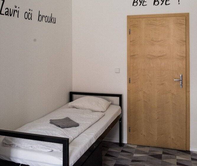 Номер Базовый Одноместный Совместный Санузел, Hostel Eleven