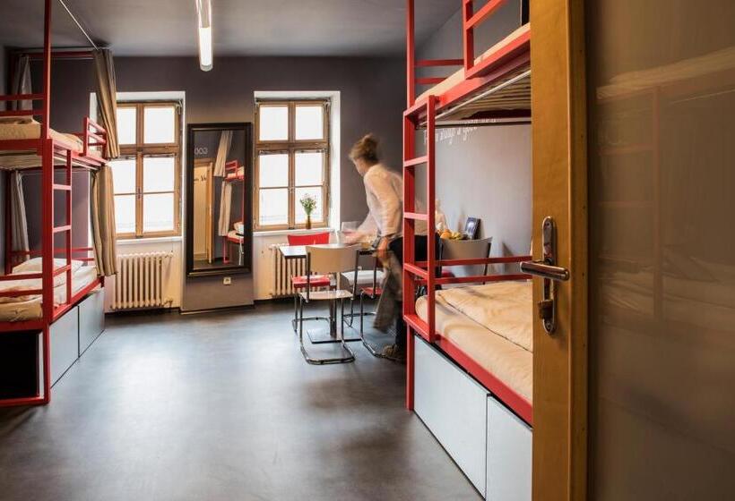 Кровать в Общей Комнате, Hostel Eleven