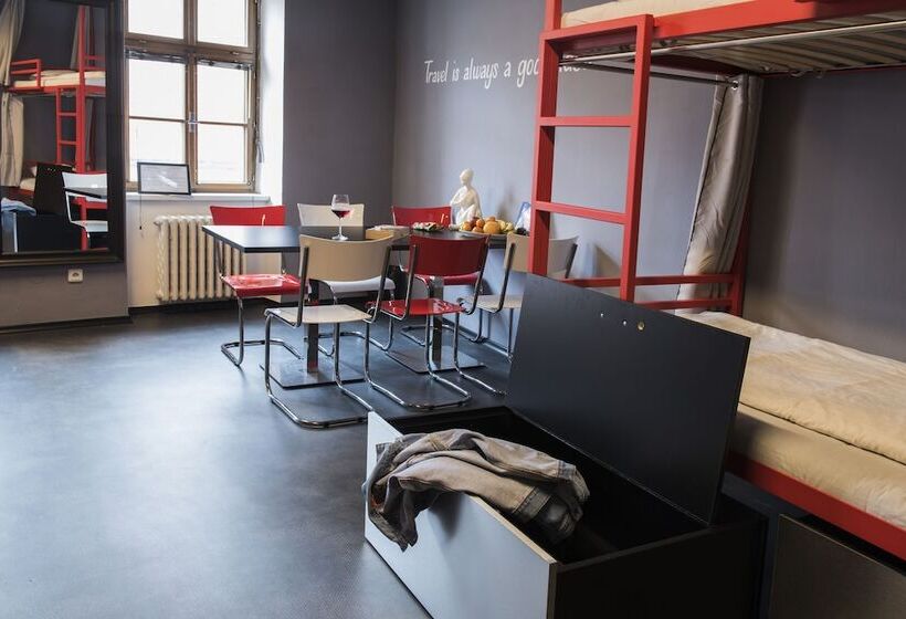 Кровать в Общей Комнате, Hostel Eleven