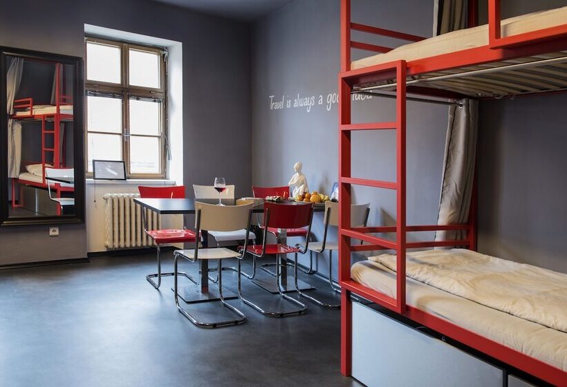 공동 객실, Hostel Eleven