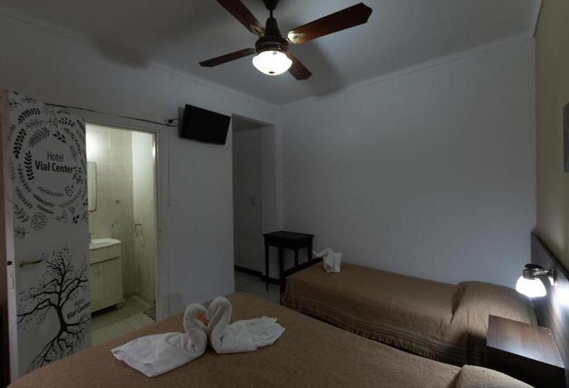 Quarto Triplo Estandar, Vial Center