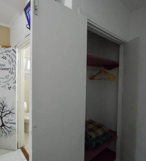 Quarto Triplo Estandar, Vial Center