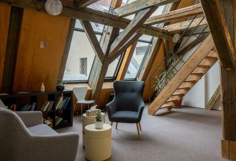 اتاق اکونومی با حمام مشترک, A Hostel Zámecký Pivovar Litomyšl