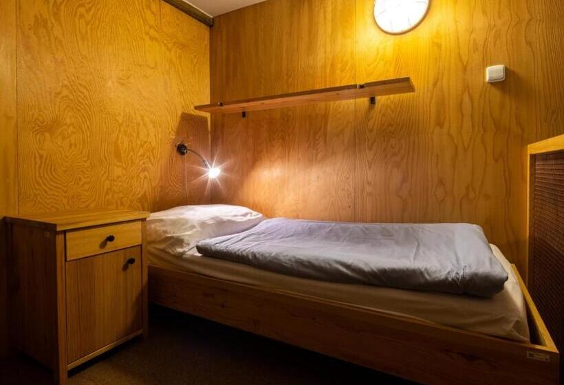 Четырехместный номер эконом класса с общей ванной комнатой, A Hostel Zámecký Pivovar Litomyšl