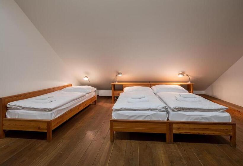 اتاق استاندارد سه نفره, A Hostel Zámecký Pivovar Litomyšl