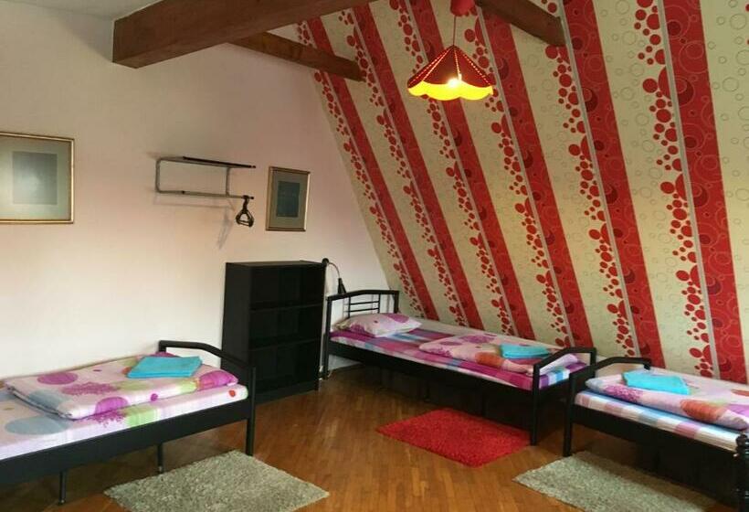 スタンダードルーム, Mikalo House
