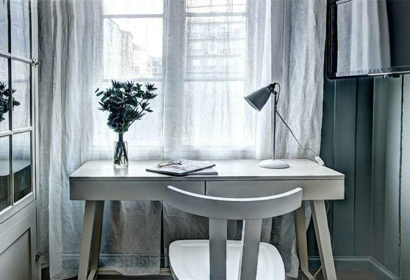 Quarto Estandar Individual, Camillas Hus