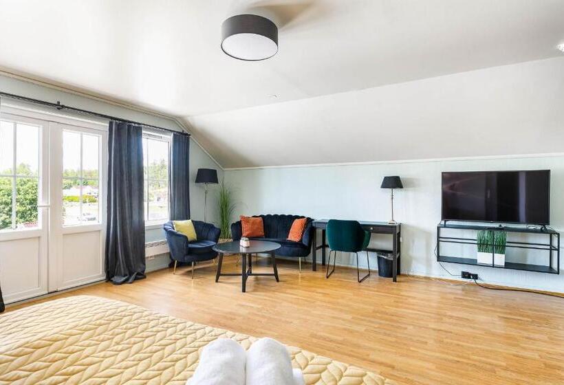 Люкс, Storebaug Hotell & Kro