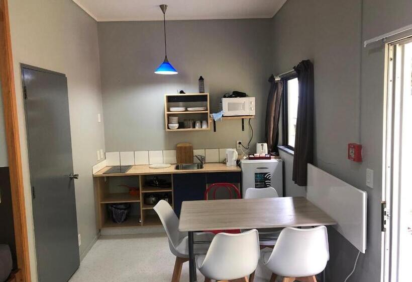 家庭间, Ivorytowers Accommodation
