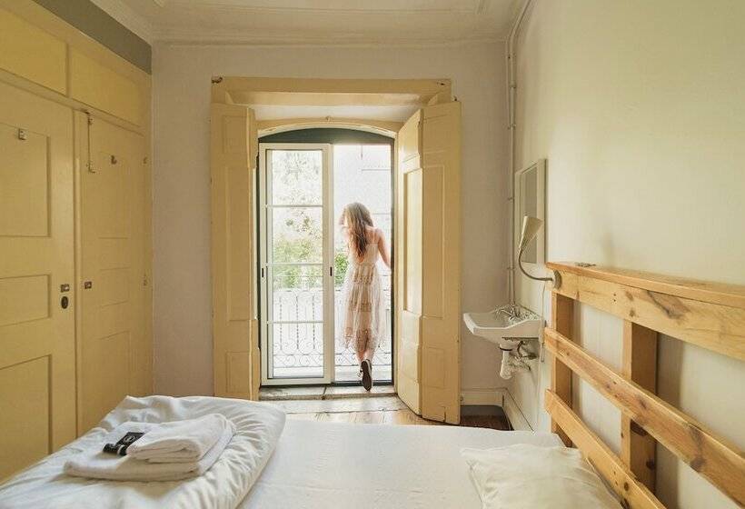 Quarto Estandar Banheiro Compartilhado, WOT New Lisbon