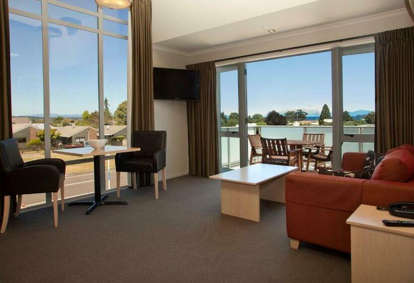 Люкс Deluxe 2 Спальни, Beechtree Motel