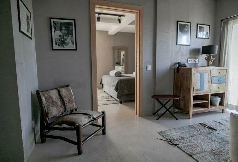 스위트, Surfers Lodge Peniche