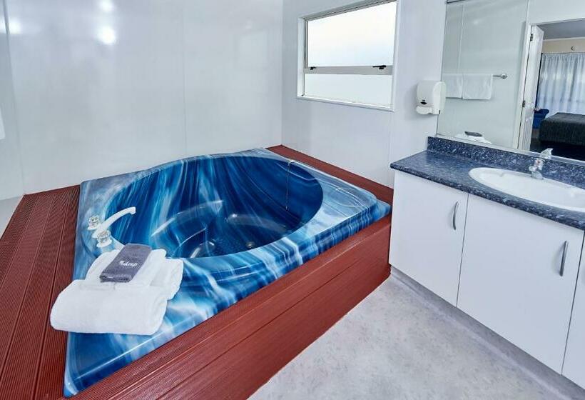 Студия Стандарт, Livingston Motel