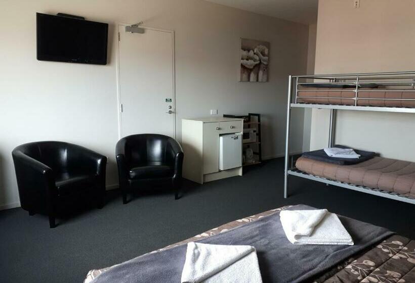 استودیو خانوادگی, Northpark Motel