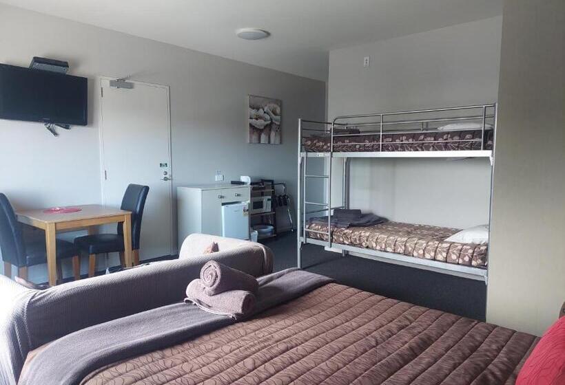 استودیو خانوادگی, Northpark Motel