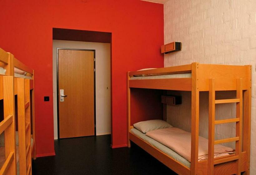 Четырехместный Номер Стандарт, Baden Youth Hostel