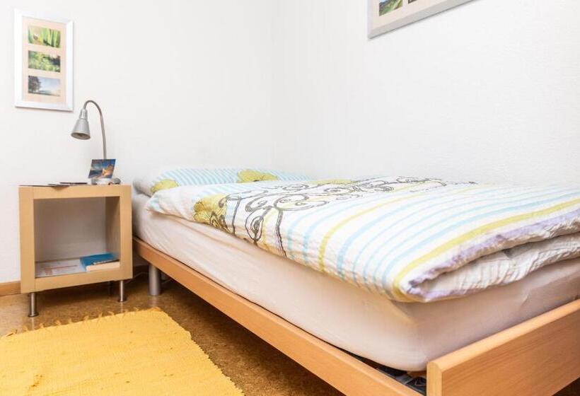 バスルーム共有のシングルスタンダード, Mybednbreakfast In Bottmingen