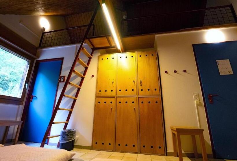 Кровать в Общей Комнате, Delémont Youth Hostel