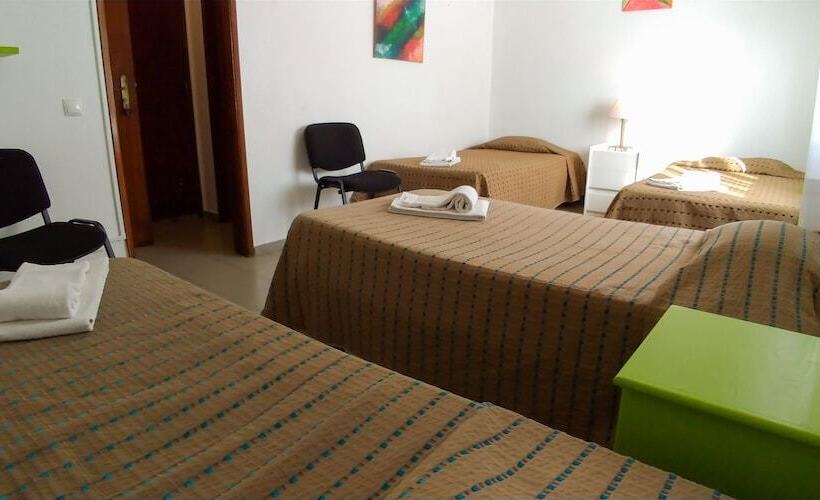 Четырехместный Номер Стандарт, E Nove Lounge Hostel Caffe