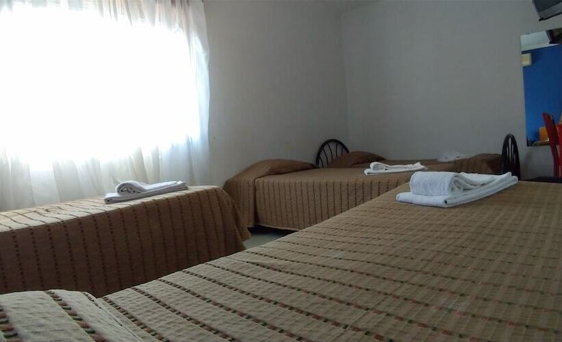 Четырехместный Номер Стандарт, E Nove Lounge Hostel Caffe