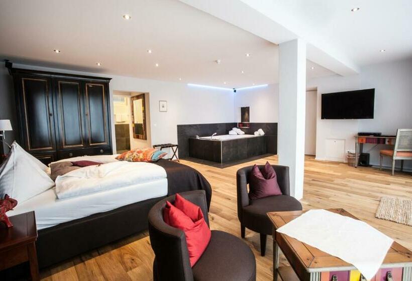 اتاق لوکس, Riviera Loft