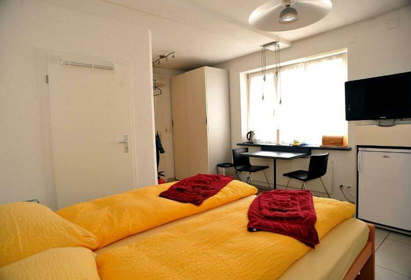 اتاق استاندارد با چشم‌انداز باغ, Niros Bed & Breakfast