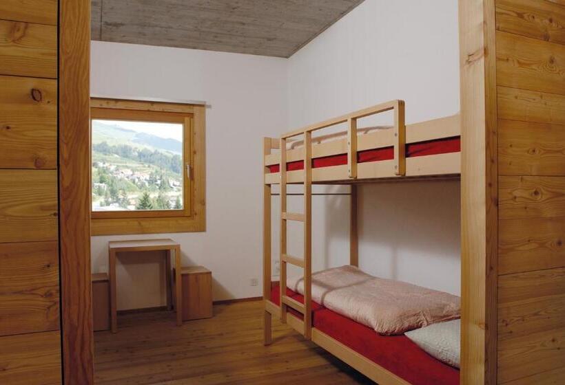 اتاق استاندارد با سرویس بهداشتی مشترک, Scuol Youth Hostel