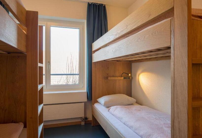 חדר סטנדרט לארבעה, Zug Youth Hostel