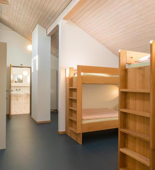 חדר משפחתי, Zug Youth Hostel