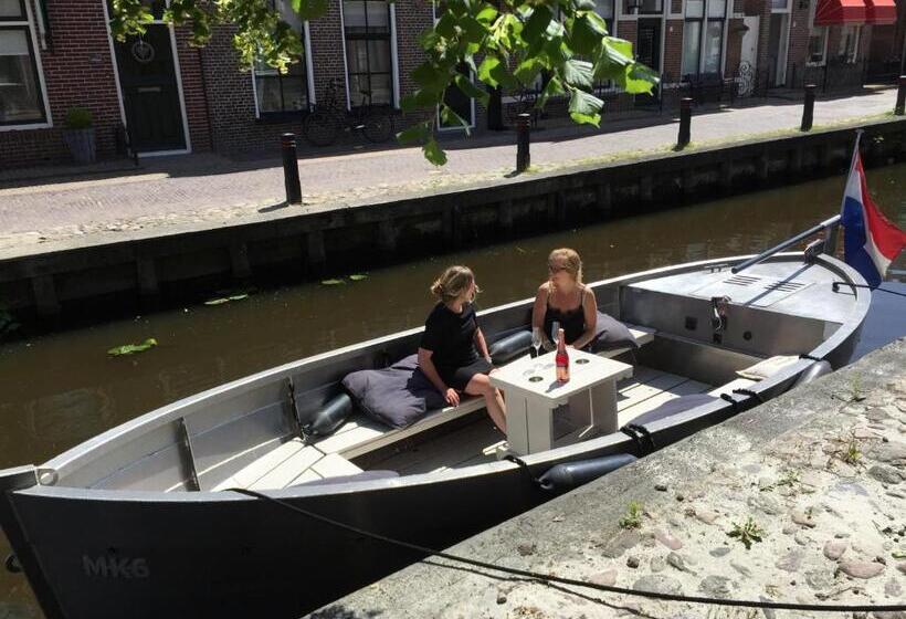 디럭스 룸, B&b Het Herenhuys Aan De Historische Gracht Van Kollum