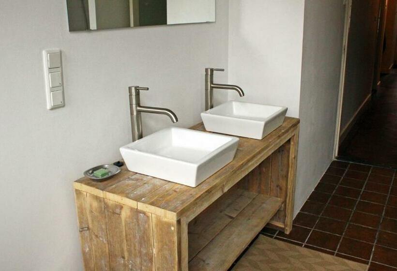 标准工作室, Bed & Breakfast Walenburg