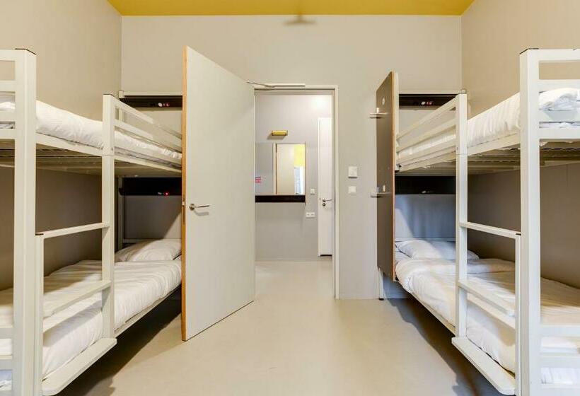 Bed in Shared Room, Clinknoord Hostel