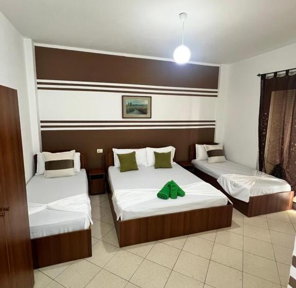 Семейный Номер, Bar Restorant Hotel “ Mani “