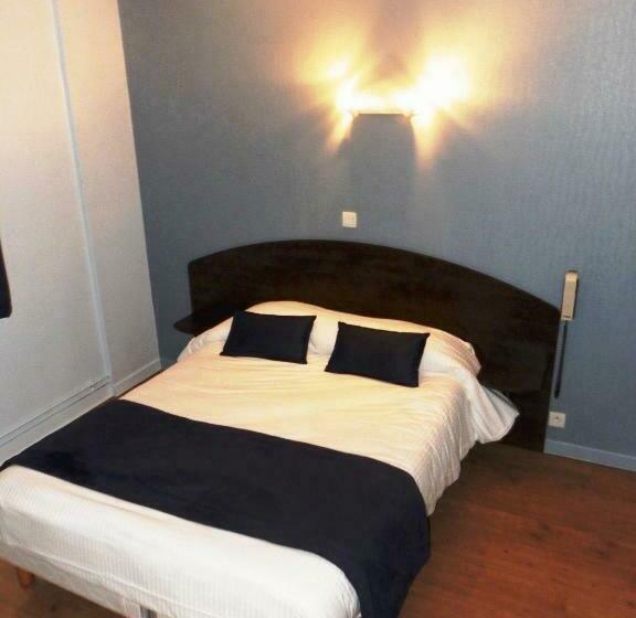 Номер Стандарт, Hôtel Du Port