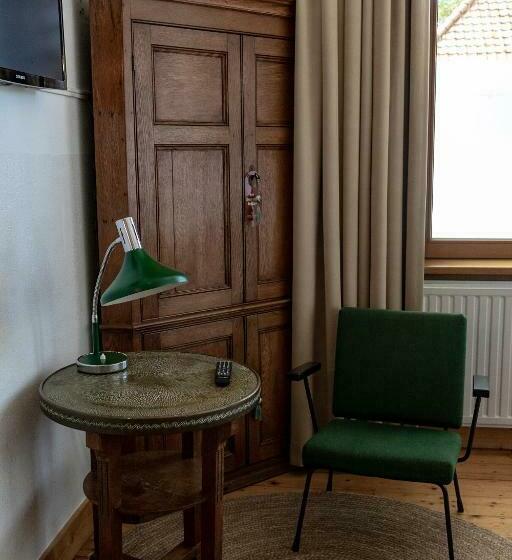 Quarto Economy, Logis Pastis