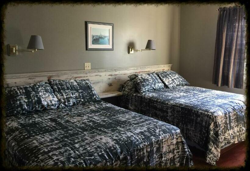 带2个双人床的标准工作室, Shoreline Suites