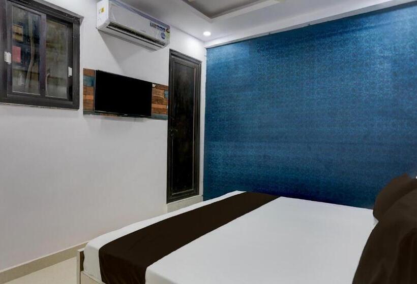 اتاق کلاسیک سه تخته, Oyo Flagship Hotel Om Shree