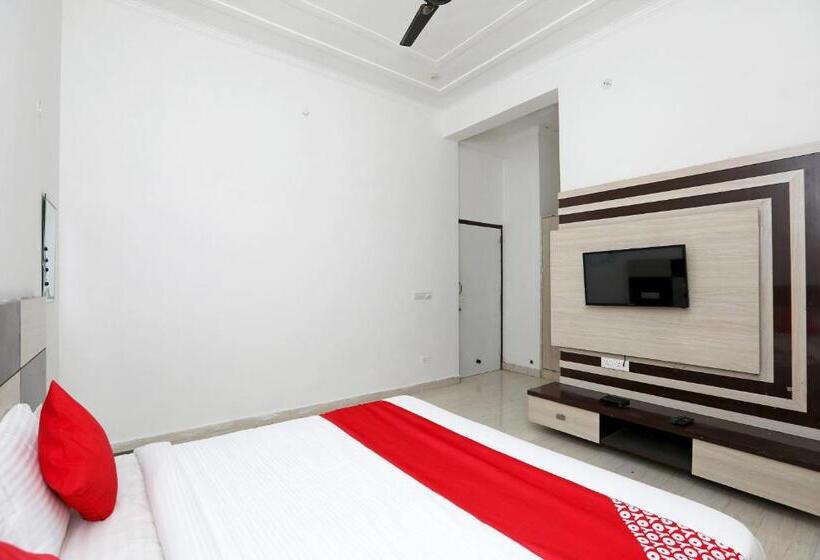 三人经典房间, Oyo Diamond Resort