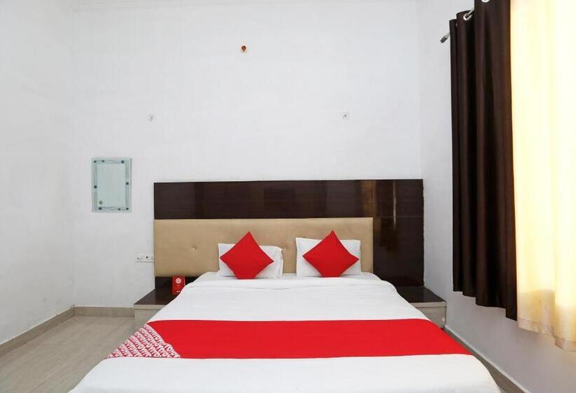 三人经典房间, Oyo Diamond Resort