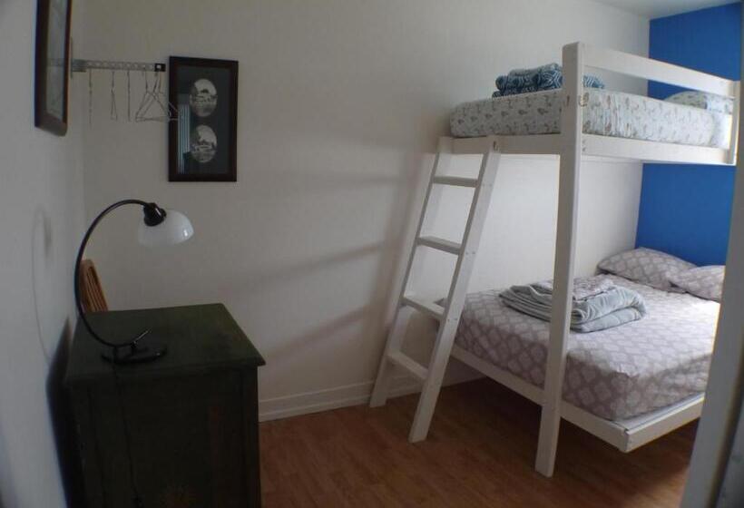 Бунгало Стандарт 3 Спальни, Auberge Jeunesse à Loulou
