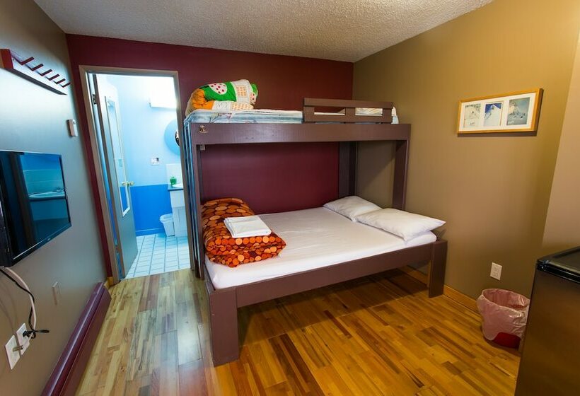 Номер Стандарт, The Raging Elk Adventure Lodging