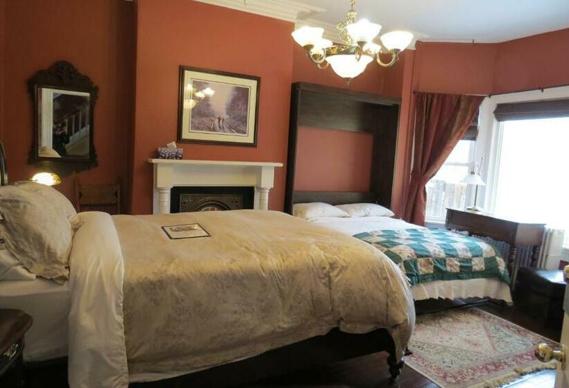 חדר קומפורט לשלושה, The Roses Heritage Inn