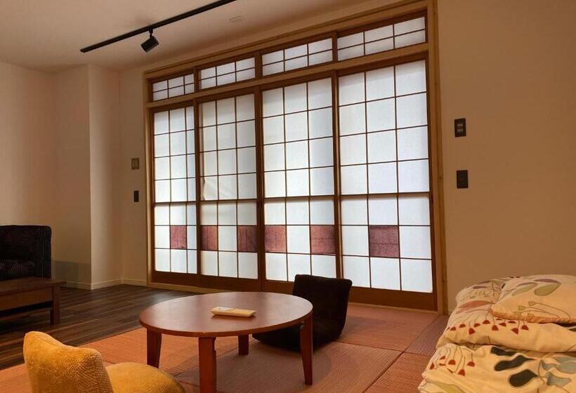 스탠다드 4인용 룸 공용 욕실, Kyoto Guesthouse Lantern