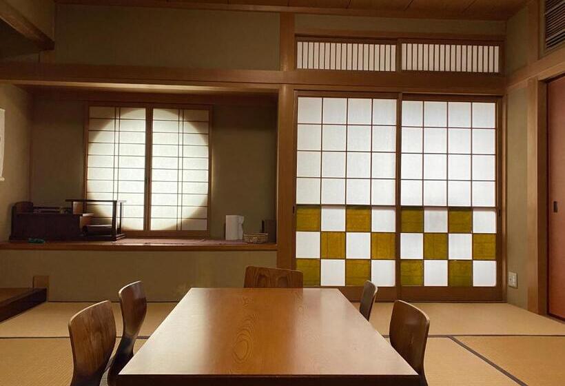 스탠다드 4인용 룸 공용 욕실, Kyoto Guesthouse Lantern