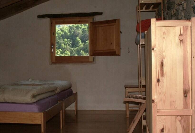 Номер Стандарт Четырехместный Совместный Санузел, Mas Rural El Negre