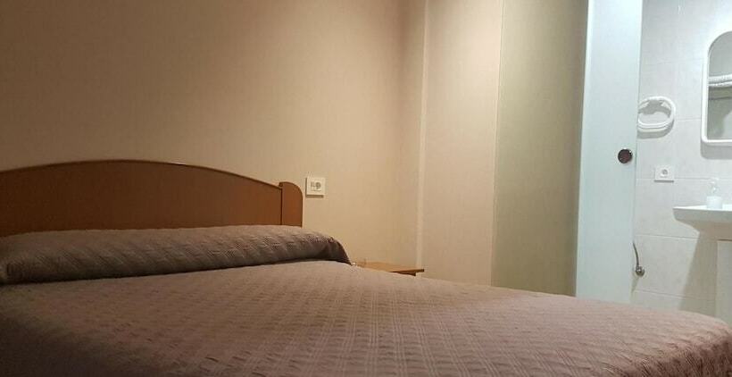 Номер Стандарт, Hostal Galicia Arteixo