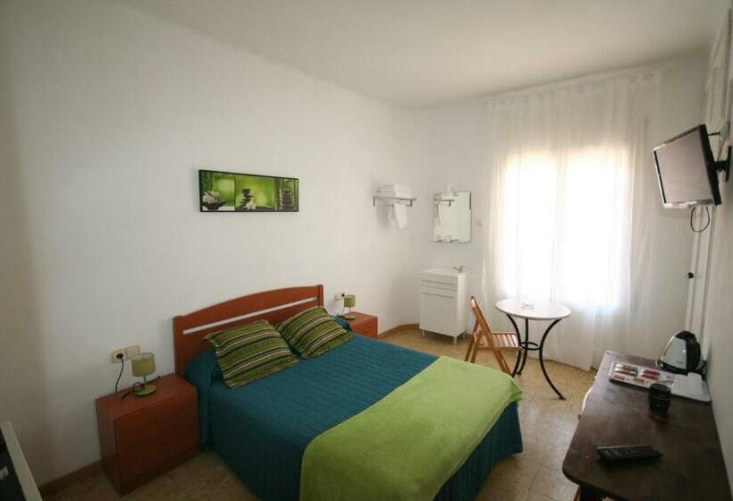 Номер Стандарт Совместная Ванная, Hostal Juventus
