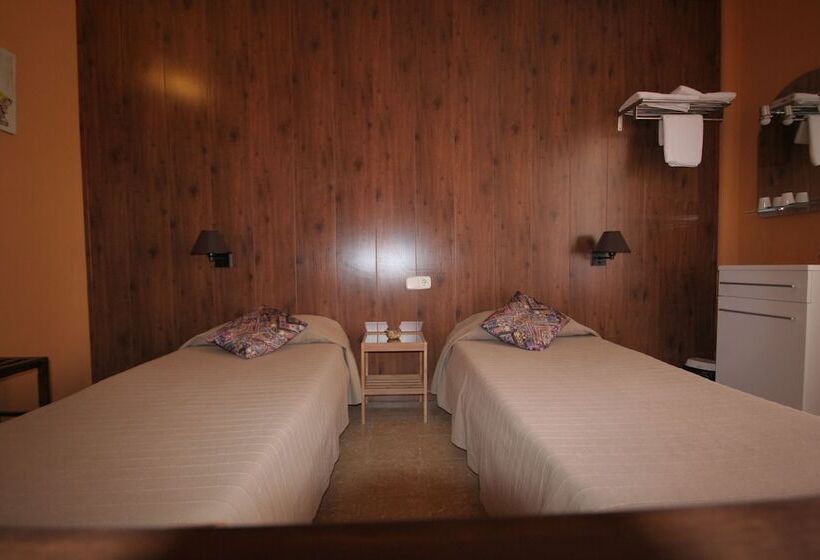 Номер Стандарт Совместная Ванная, Hostal Juventus